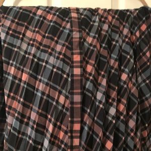 Medium Lularoe Deanne skirt